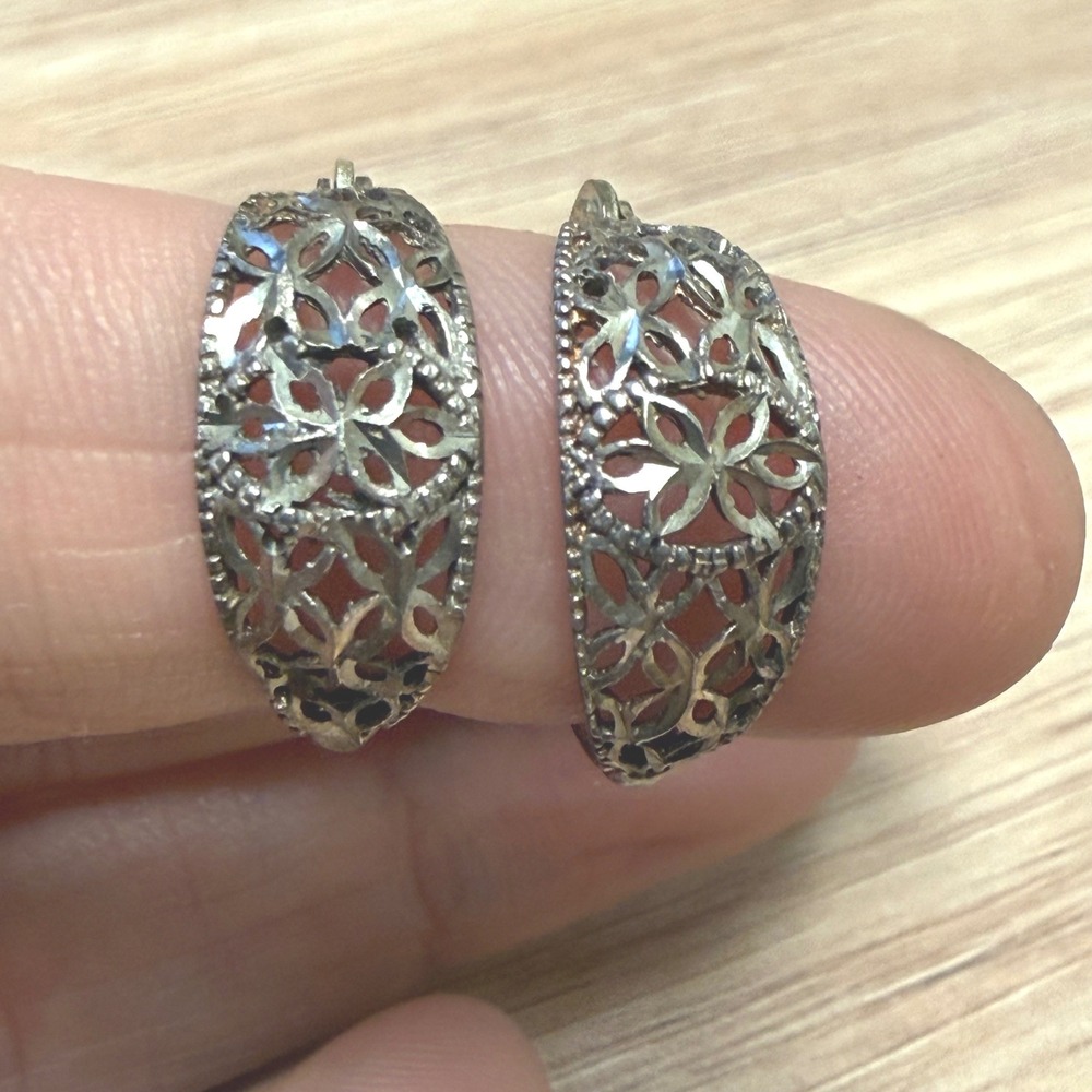 N/C 925 Sterling Silver Floral Filigree Hoop Earrings Latch Back 0.75 Inch